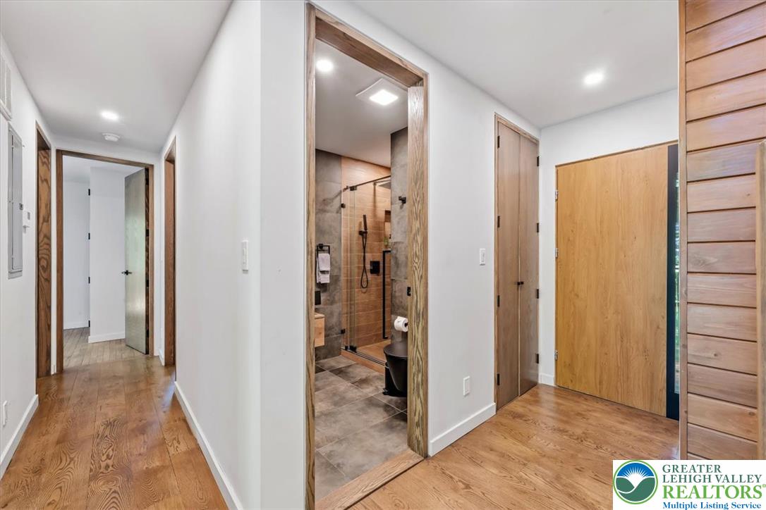 1142 Oakland Place