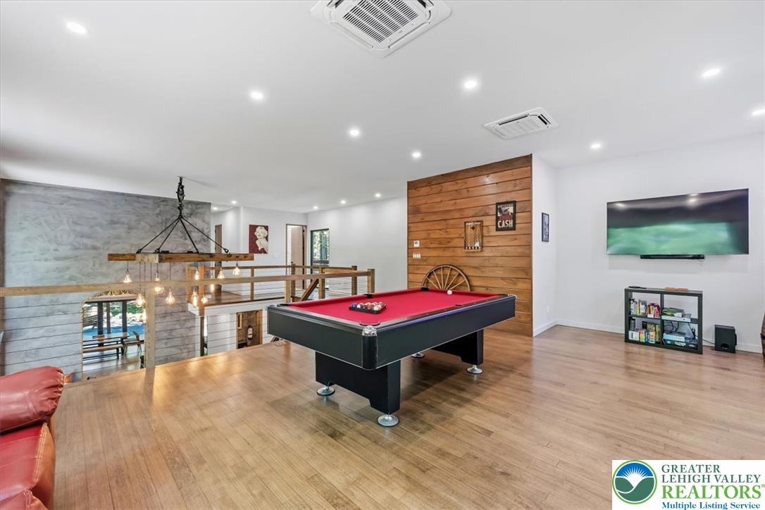 1142 Oakland Place