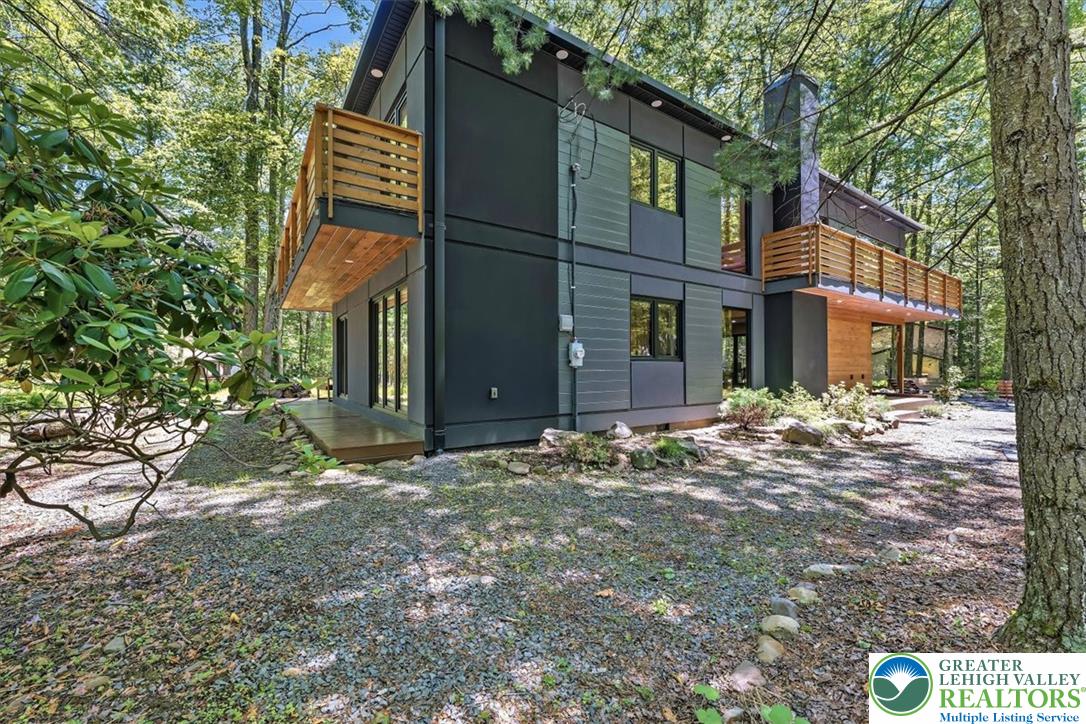 1142 Oakland Place