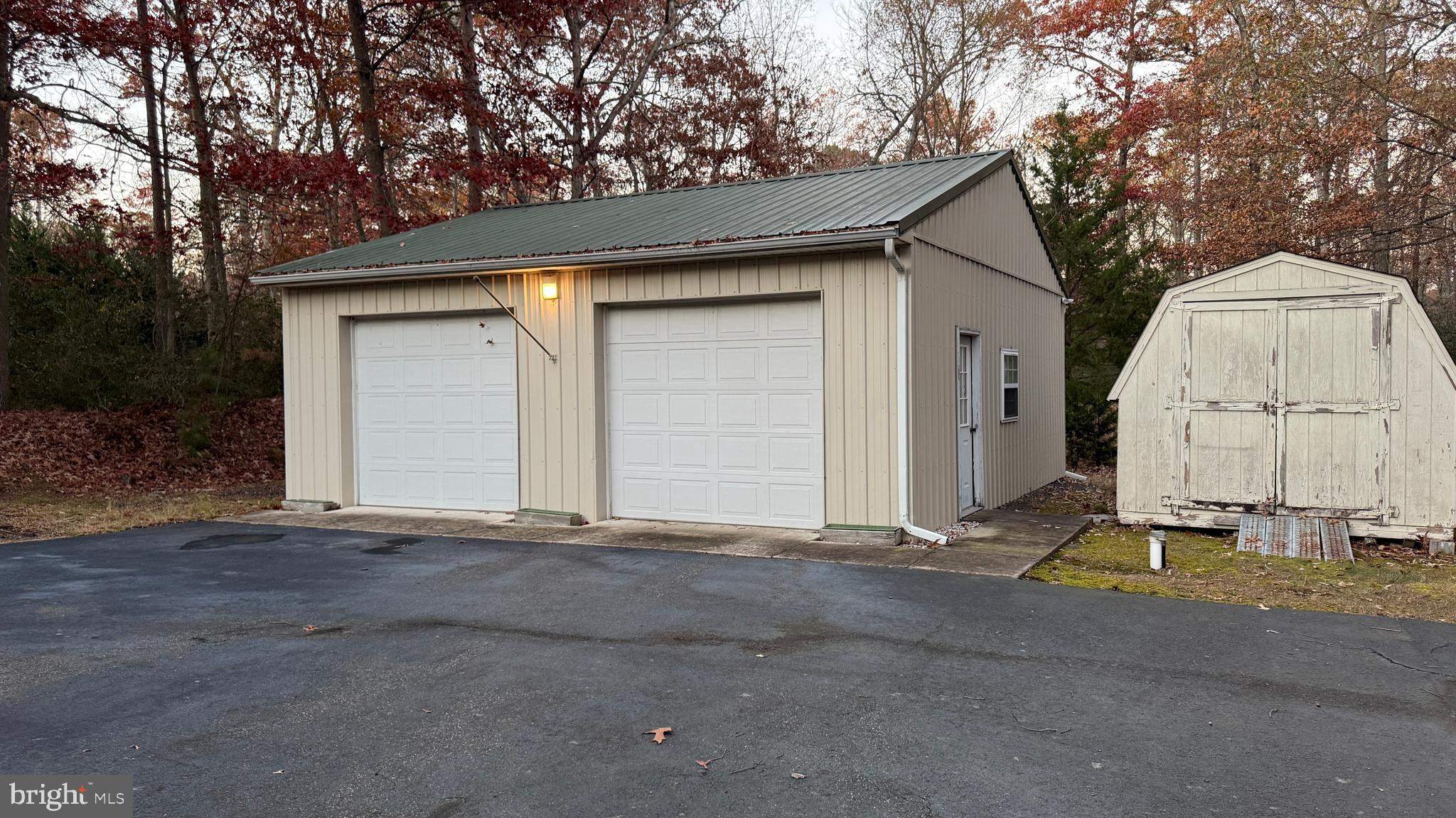 5841 Cedar Ave