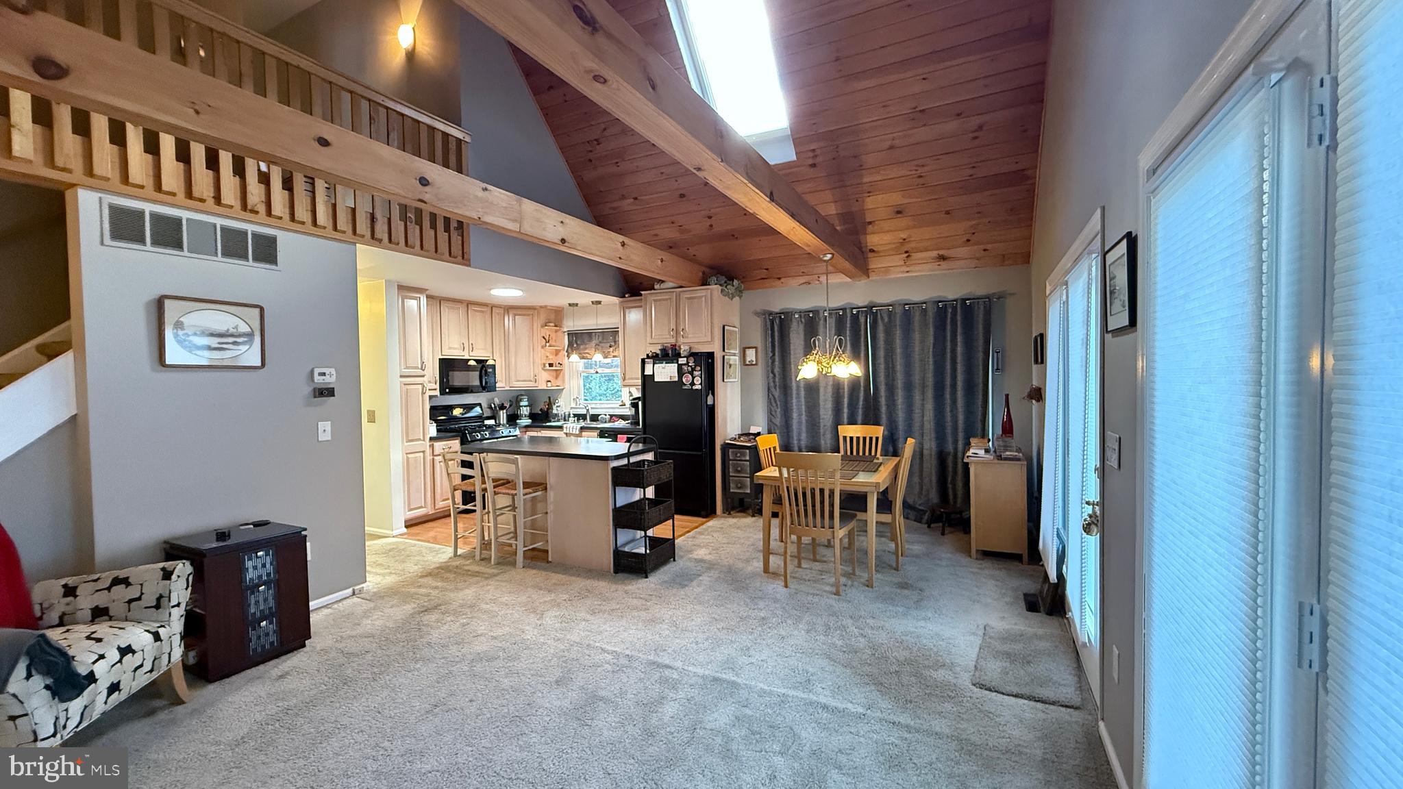 5841 Cedar Ave