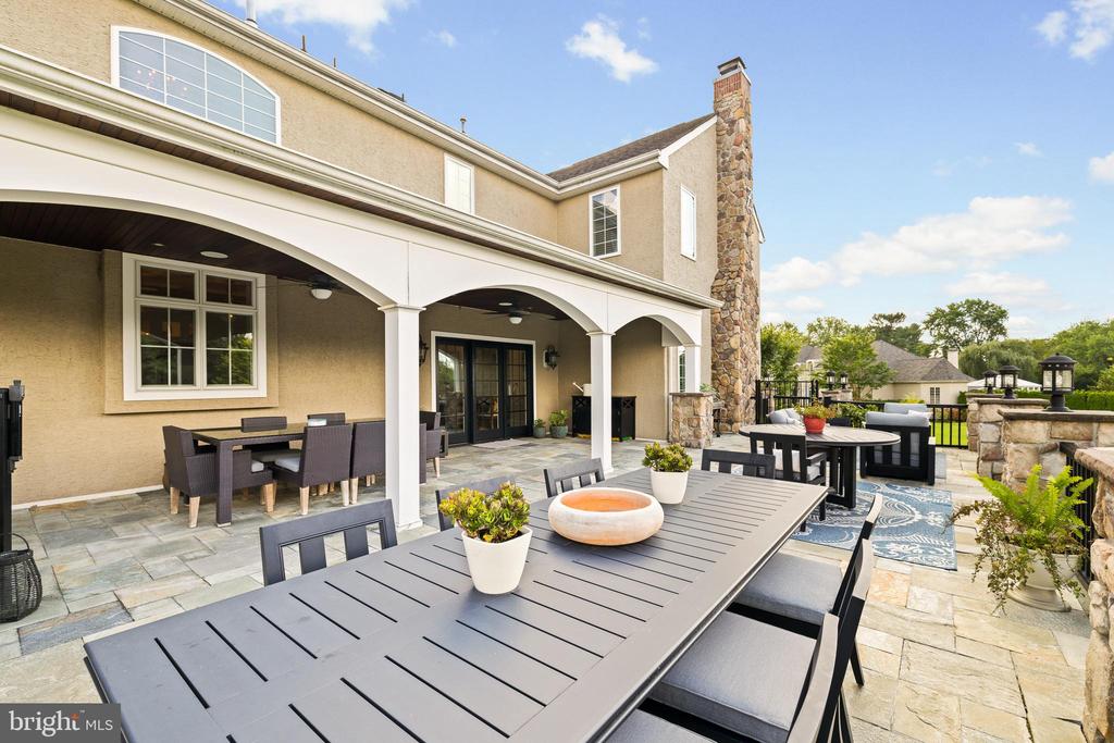 171 Country Club Dr
