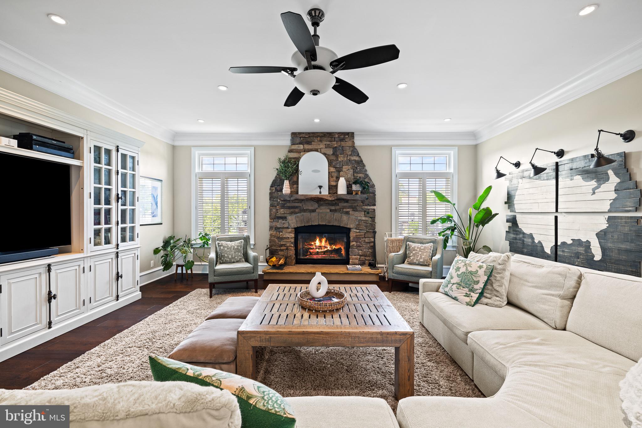 171 Country Club Dr