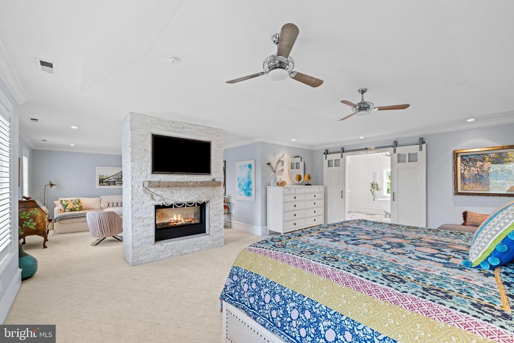 171 Country Club Dr