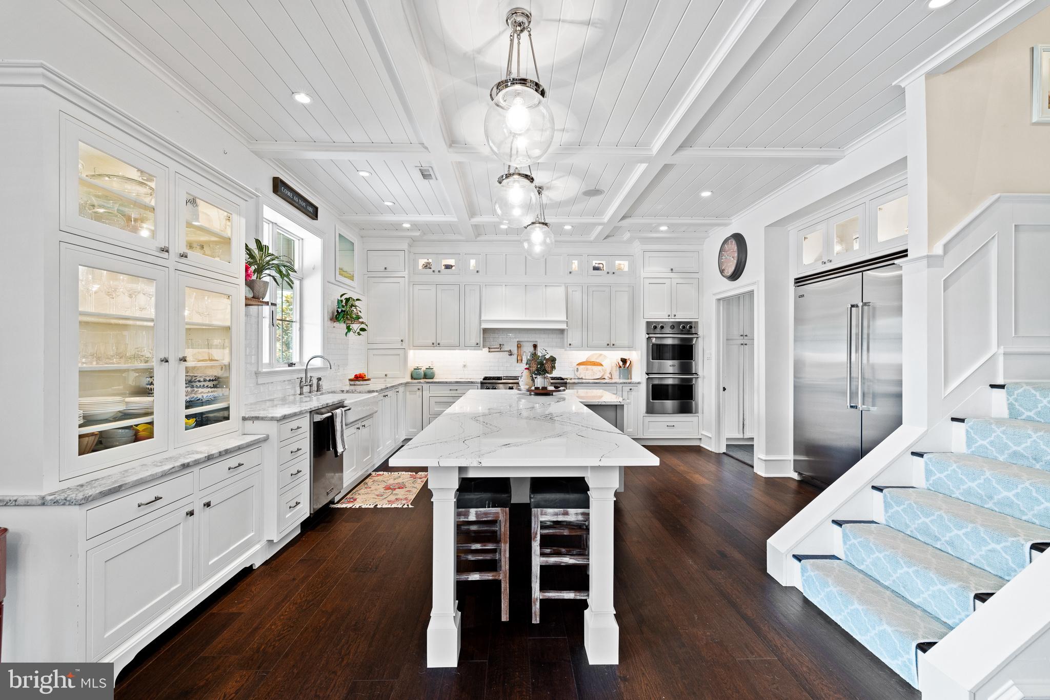 171 Country Club Dr