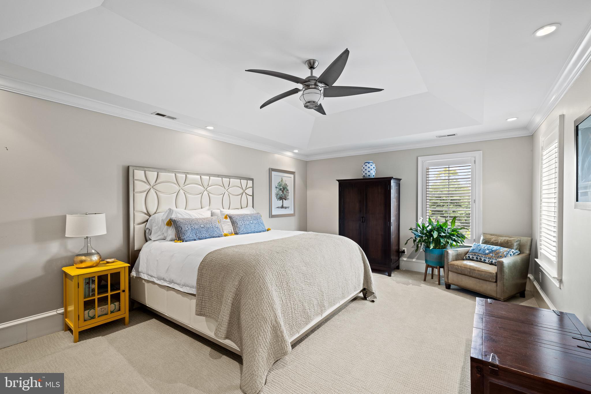 171 Country Club Dr