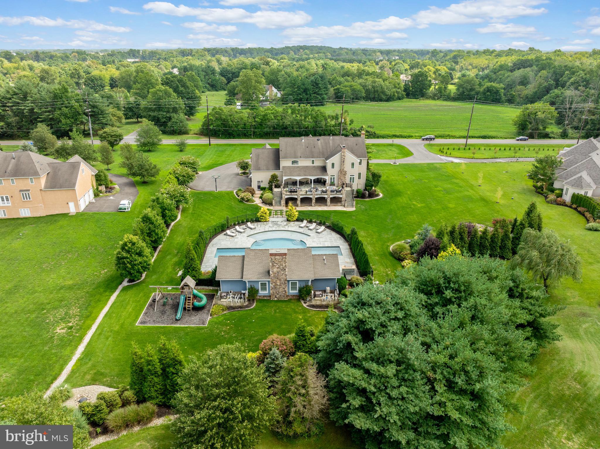 171 Country Club Dr