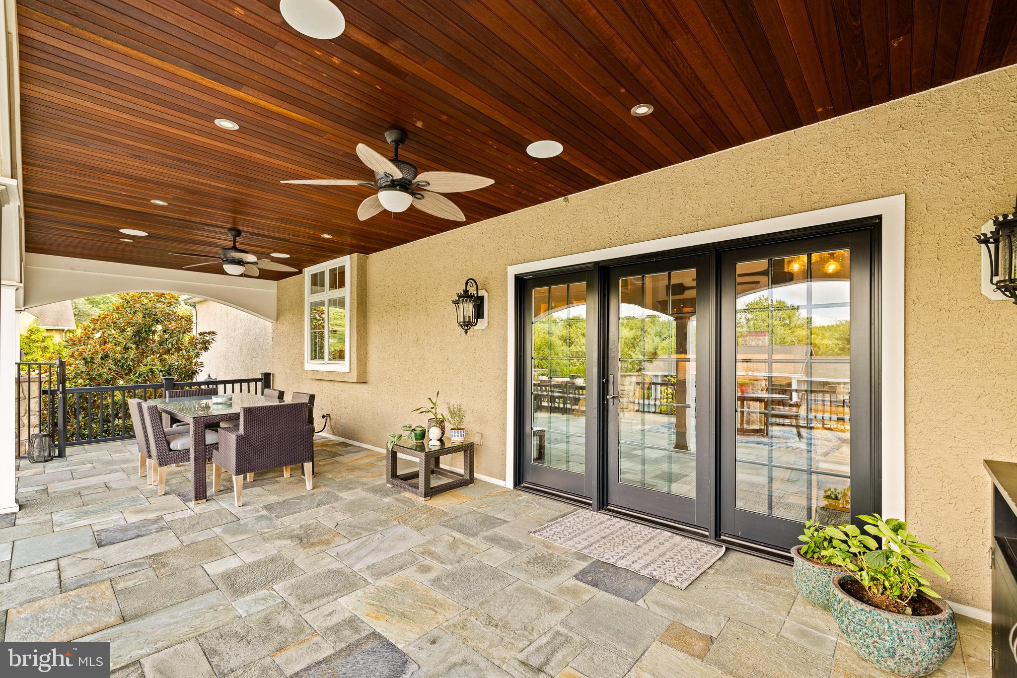 171 Country Club Dr