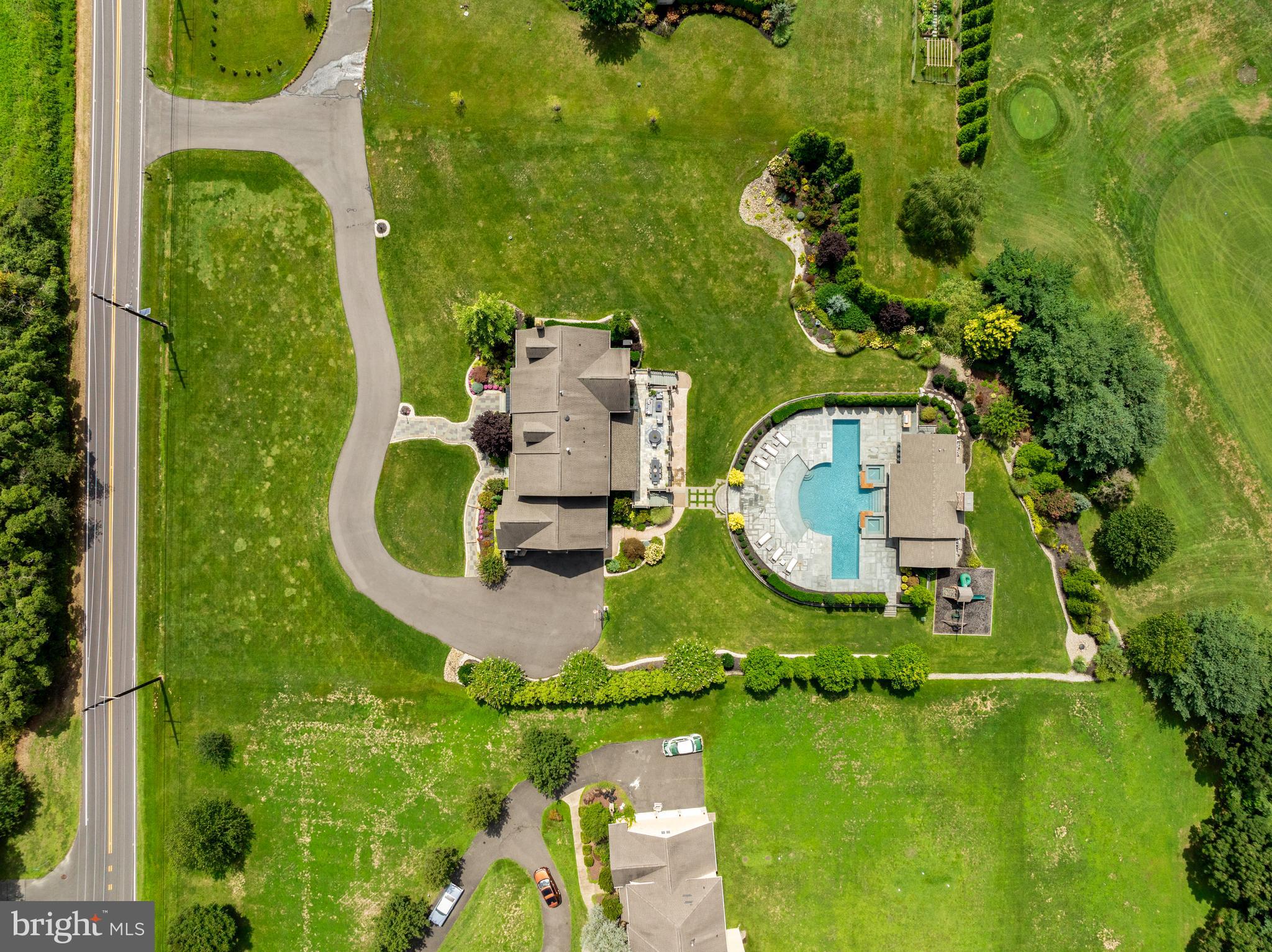 171 Country Club Dr