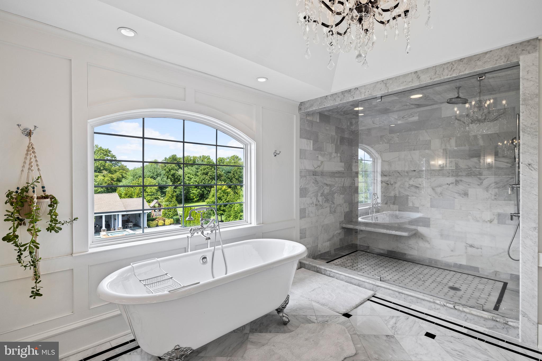 171 Country Club Dr