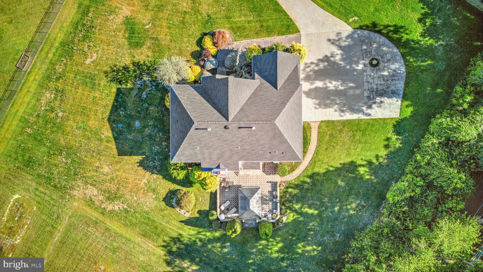 6 Amberwood Ln
