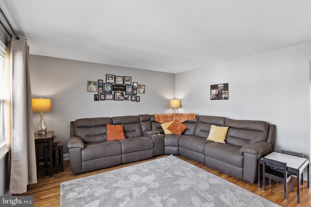 1042 W SOMERDALE ROAD