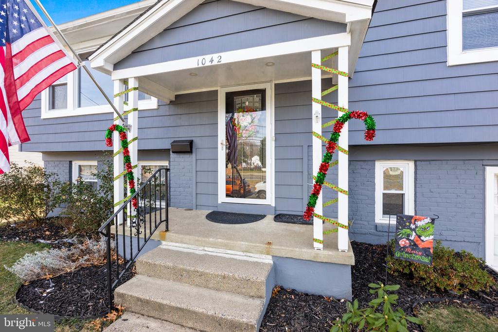 1042 W SOMERDALE ROAD