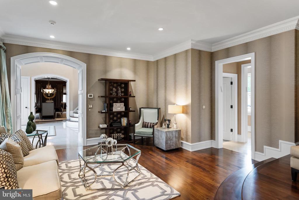 4 SOUTHWOOD DRIVE