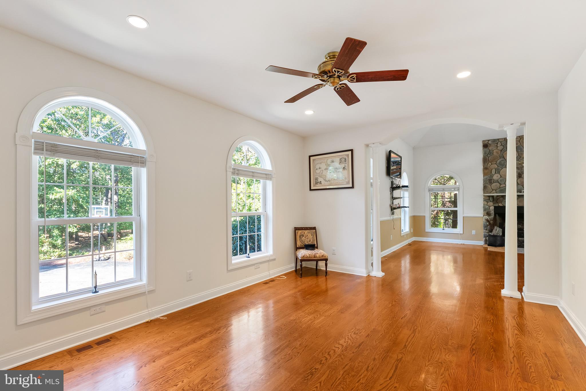 2076 HENDRICKS AVENUE