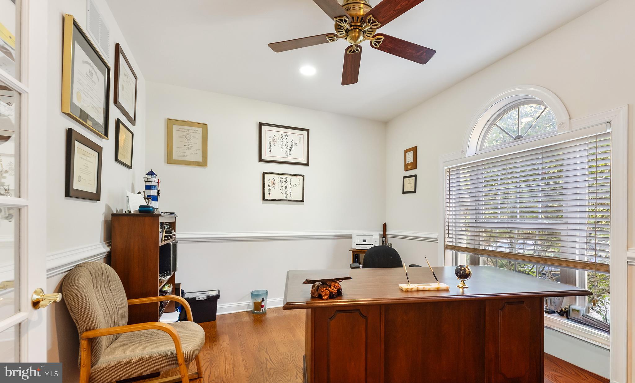 2076 HENDRICKS AVENUE