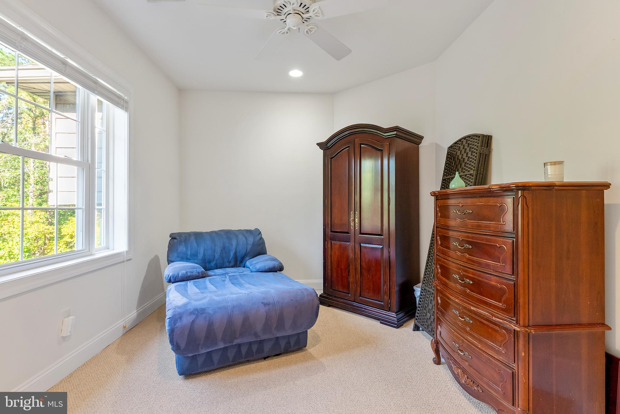 2076 HENDRICKS AVENUE