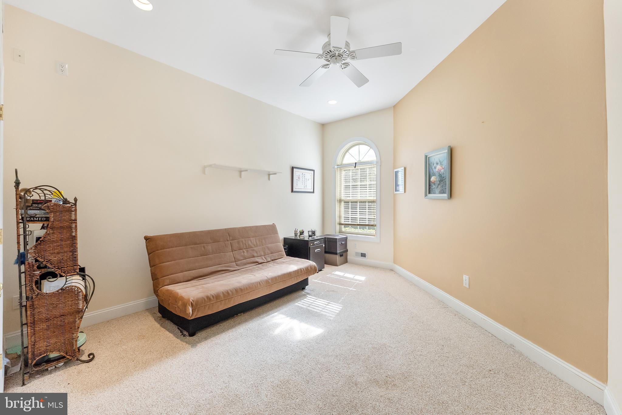 2076 HENDRICKS AVENUE