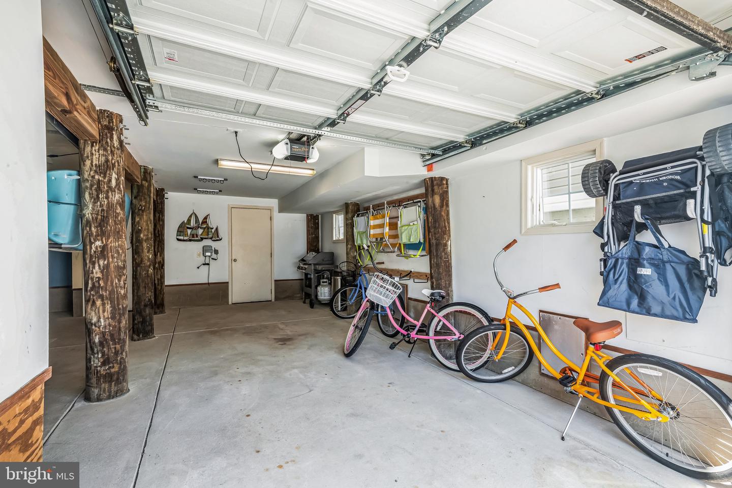 5033 Asbury Ave
