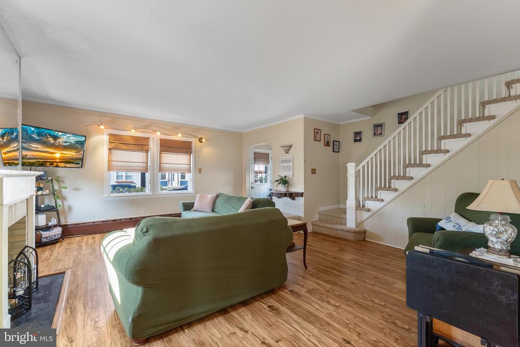 221 W 25th Ave