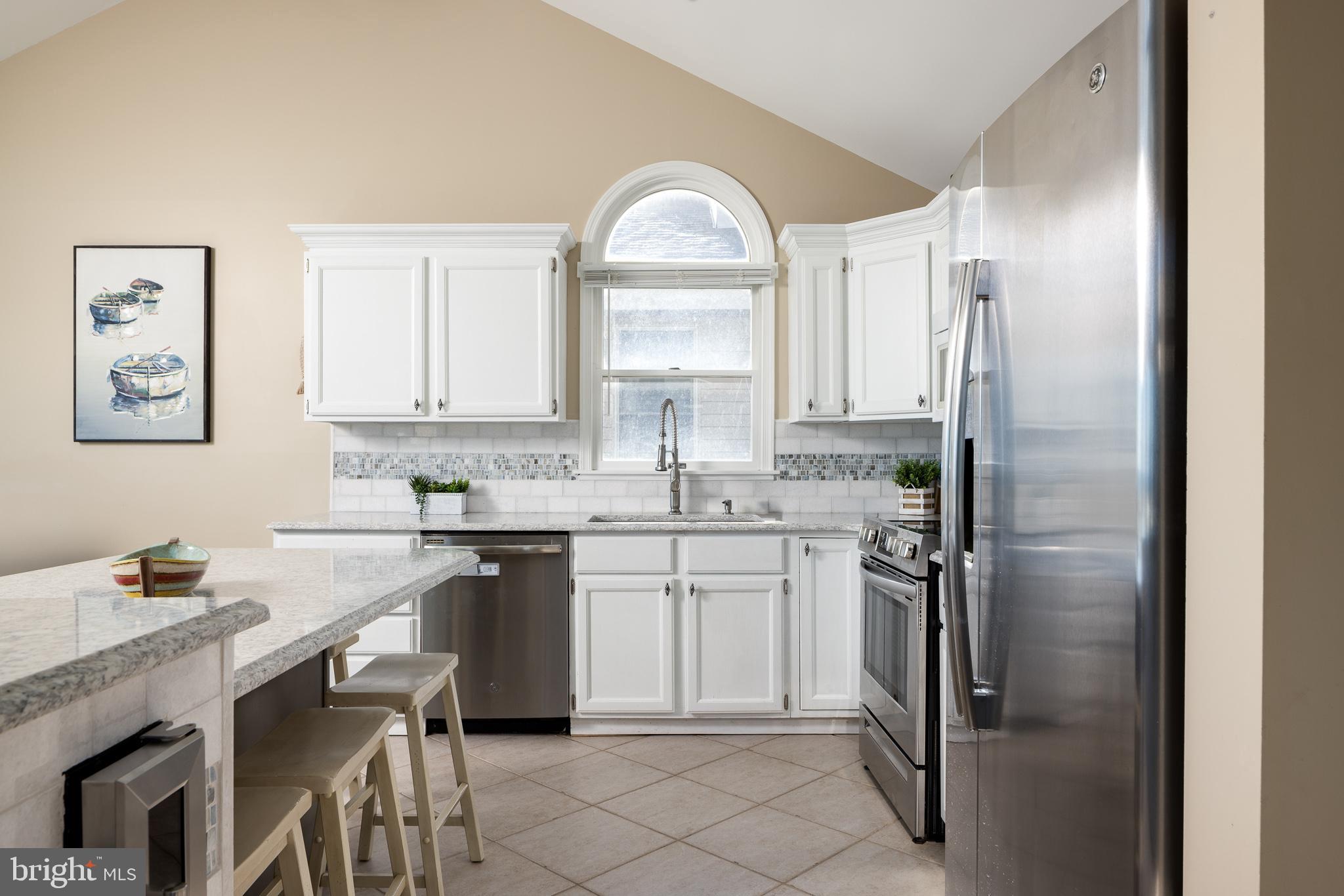 4923 CENTRAL AVENUE 2