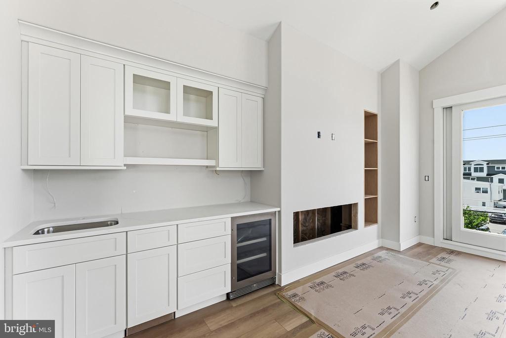 4411 LANDIS AVENUE Unit: 301