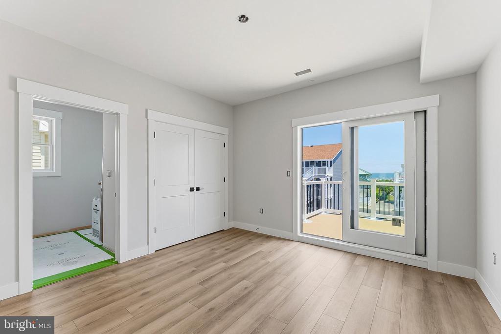 4411 LANDIS AVENUE Unit: 301