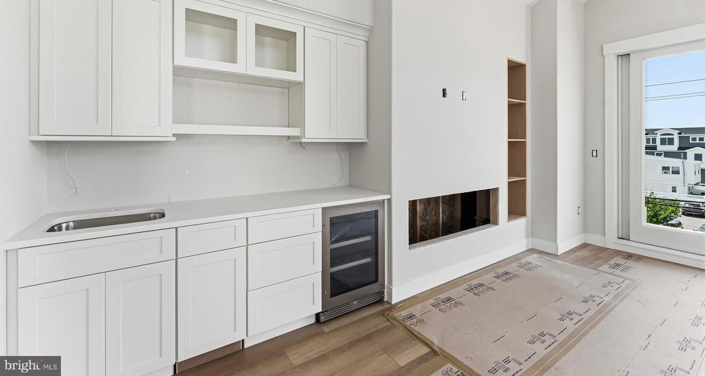 4411 LANDIS AVENUE Unit: 201