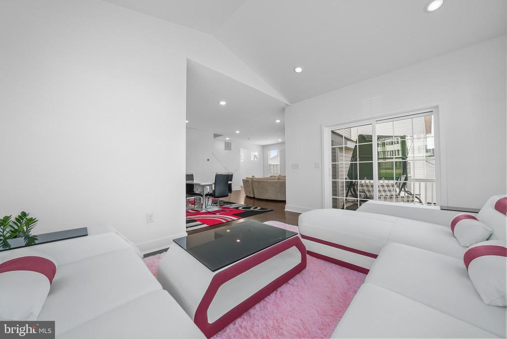 4 WILLIAM BOYER DRIVE