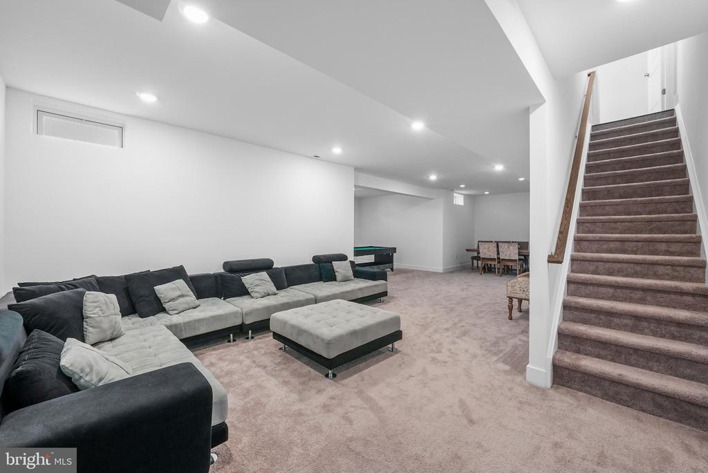 4 WILLIAM BOYER DRIVE