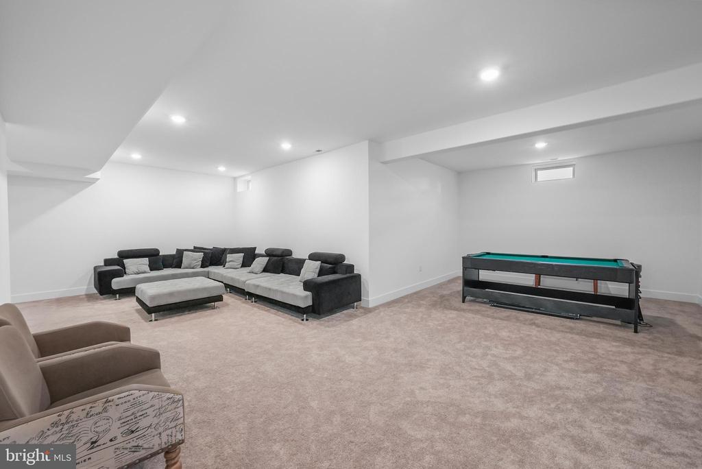 4 WILLIAM BOYER DRIVE