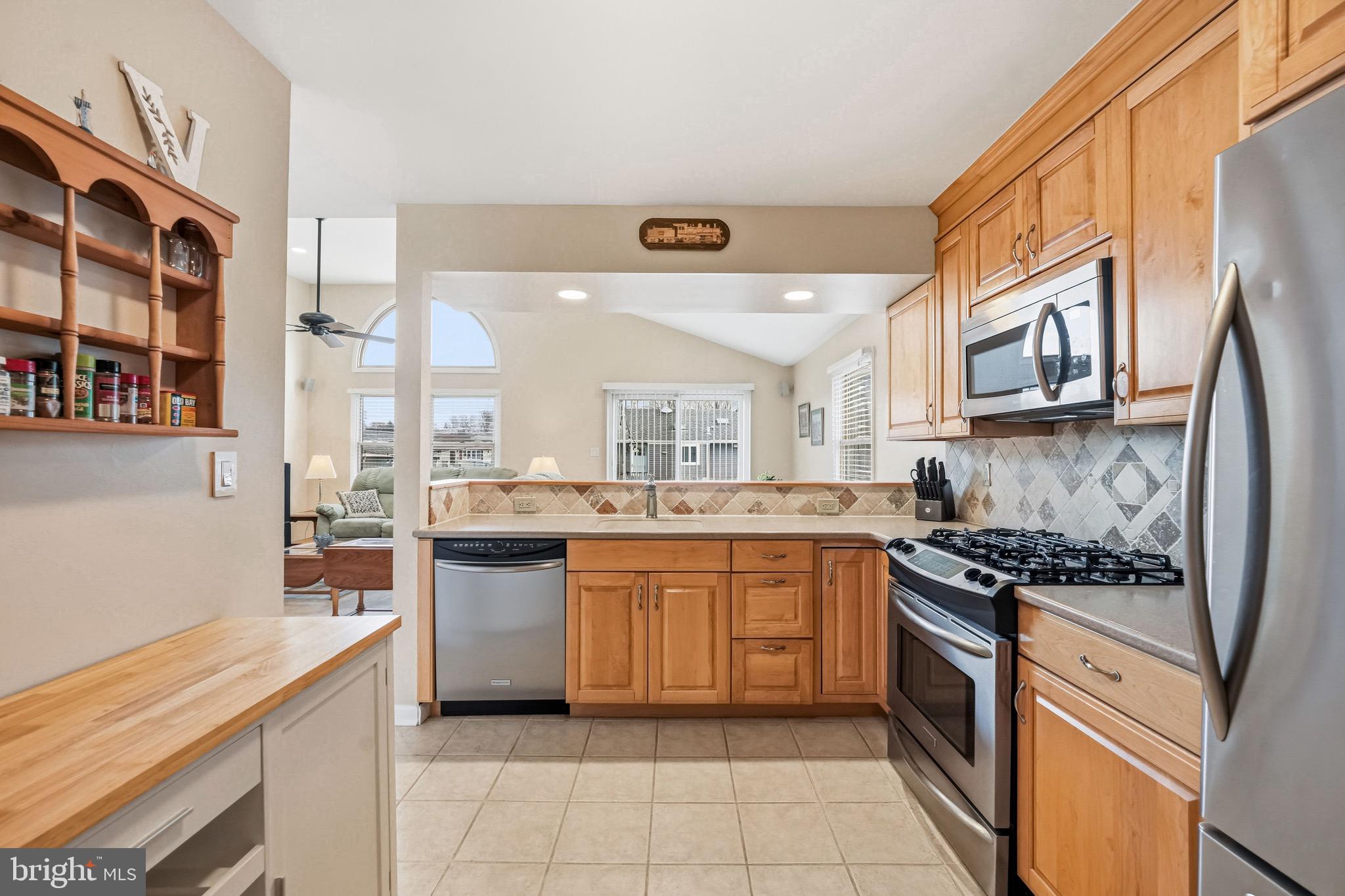 1038 ESTATES BOULEVARD