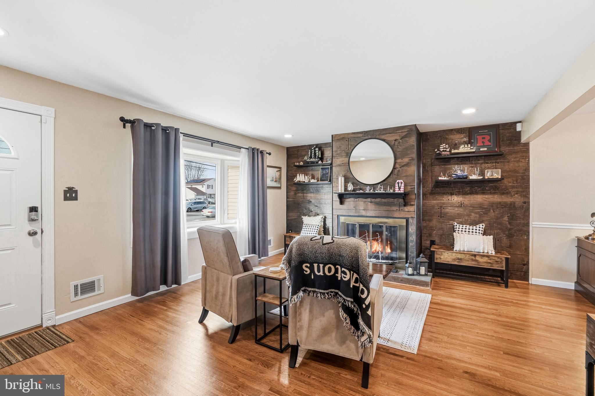 1038 ESTATES BOULEVARD