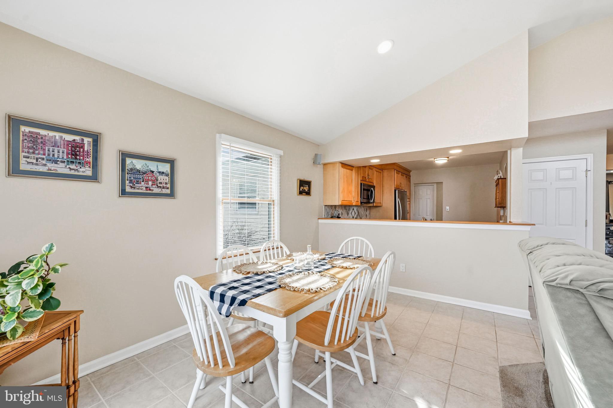 1038 ESTATES BOULEVARD