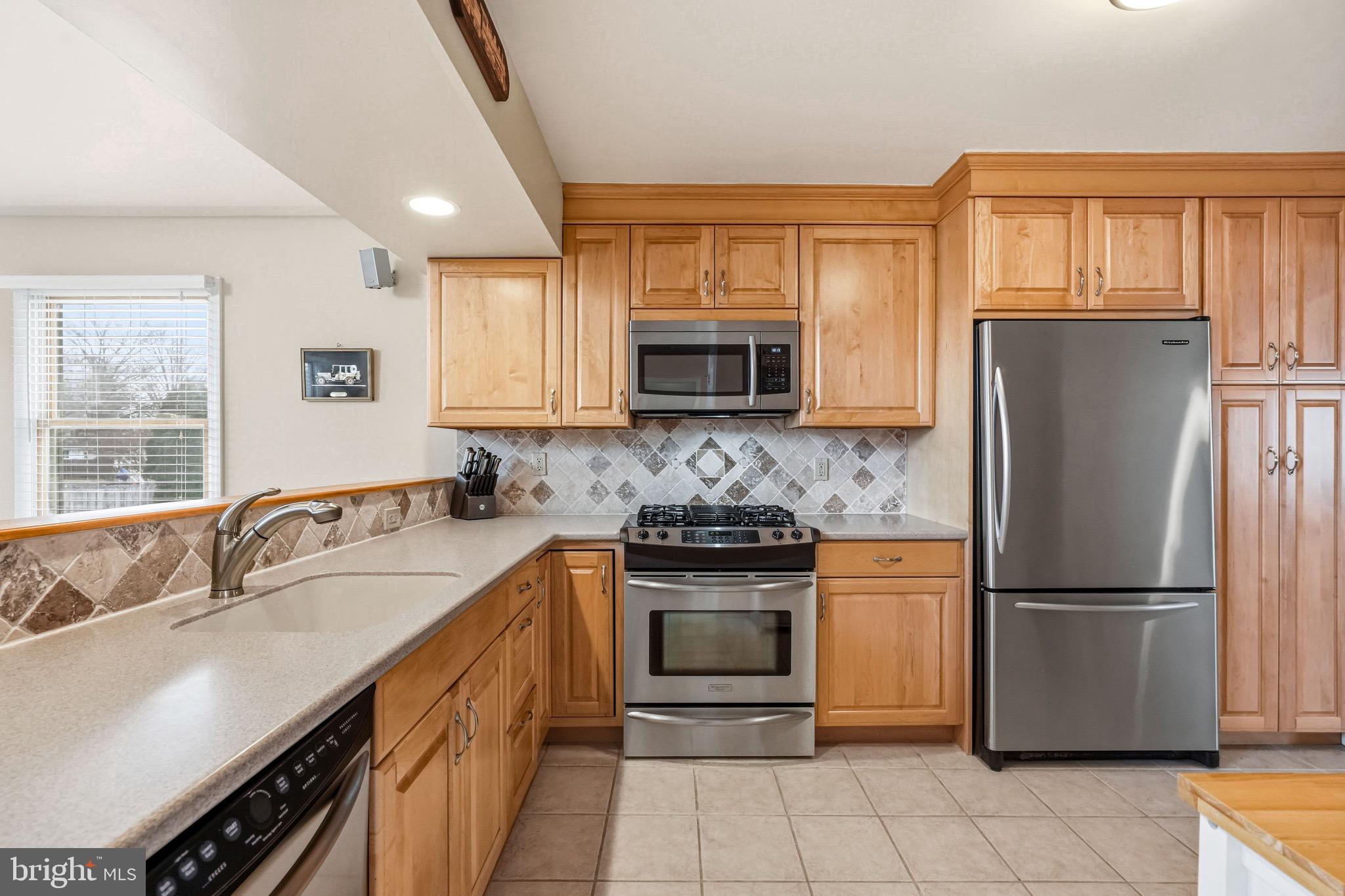 1038 ESTATES BOULEVARD