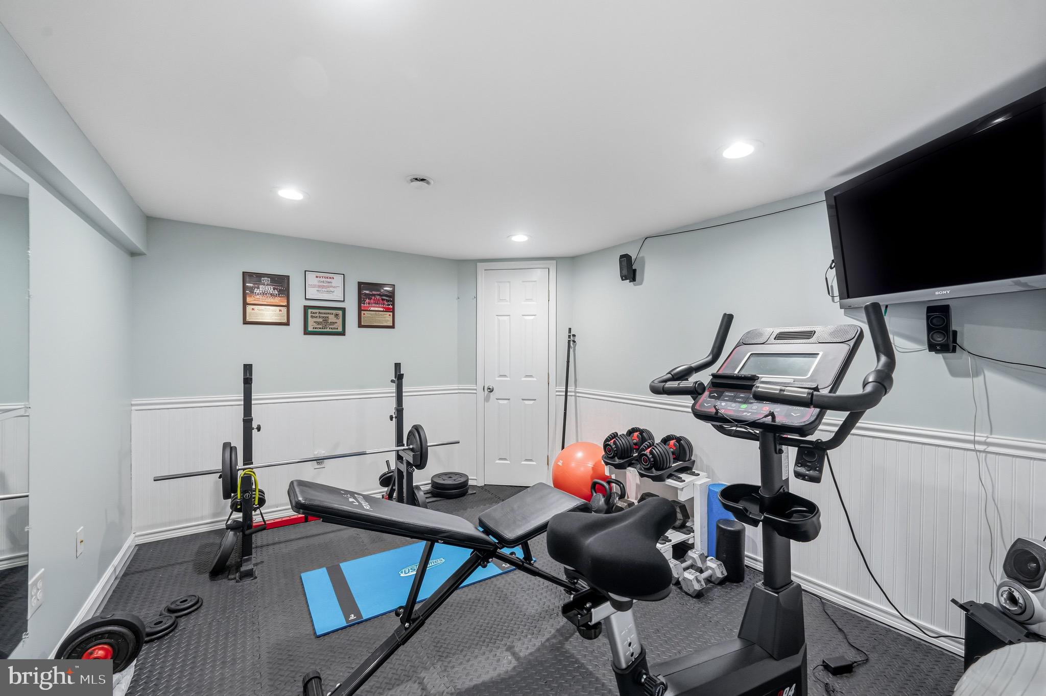 1038 ESTATES BOULEVARD