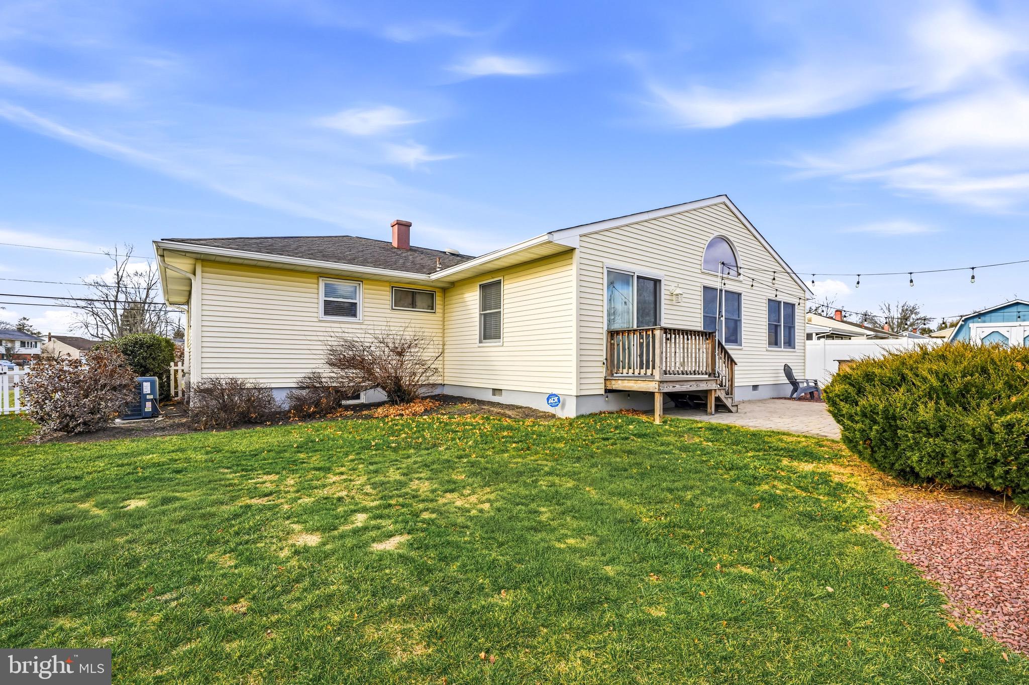 1038 ESTATES BOULEVARD