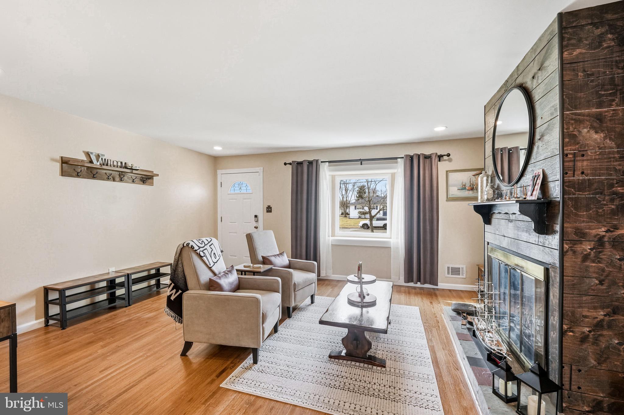 1038 ESTATES BOULEVARD