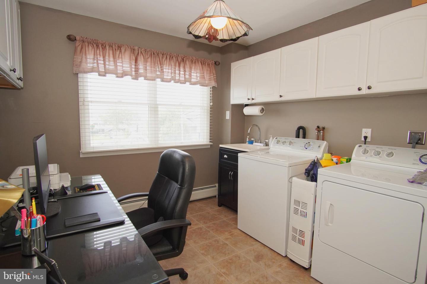 107 E Shrewsbury Dr