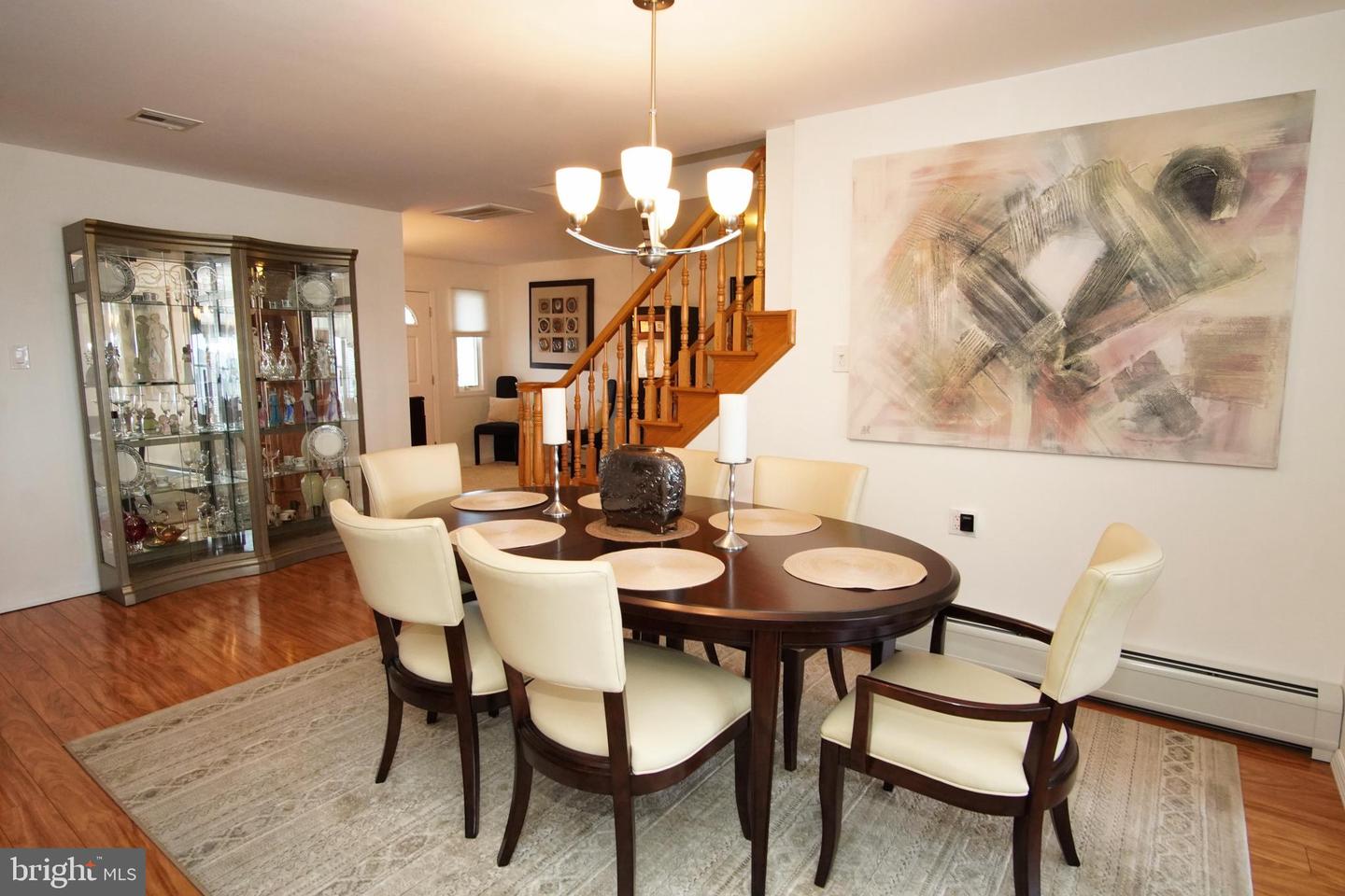 107 E Shrewsbury Dr