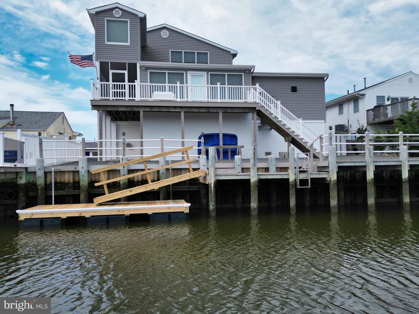 107 E Shrewsbury Dr