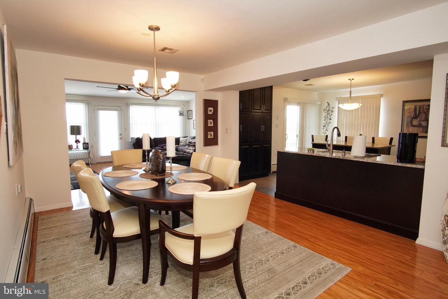 107 E Shrewsbury Dr