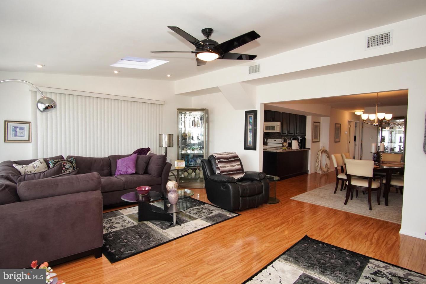 107 E Shrewsbury Dr