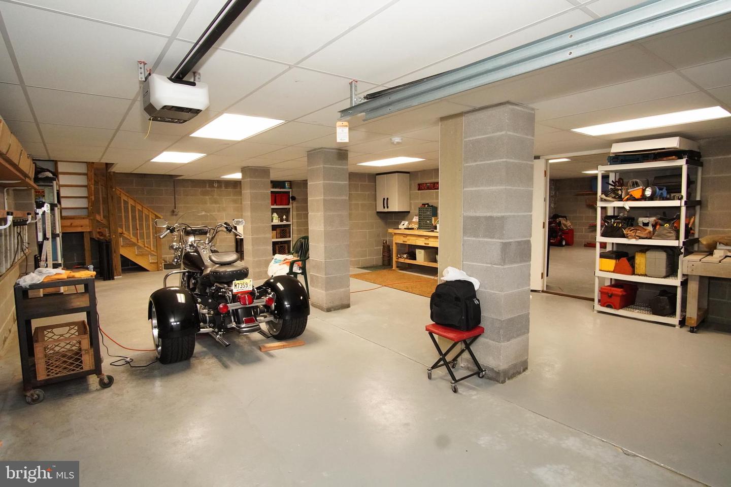 107 E Shrewsbury Dr