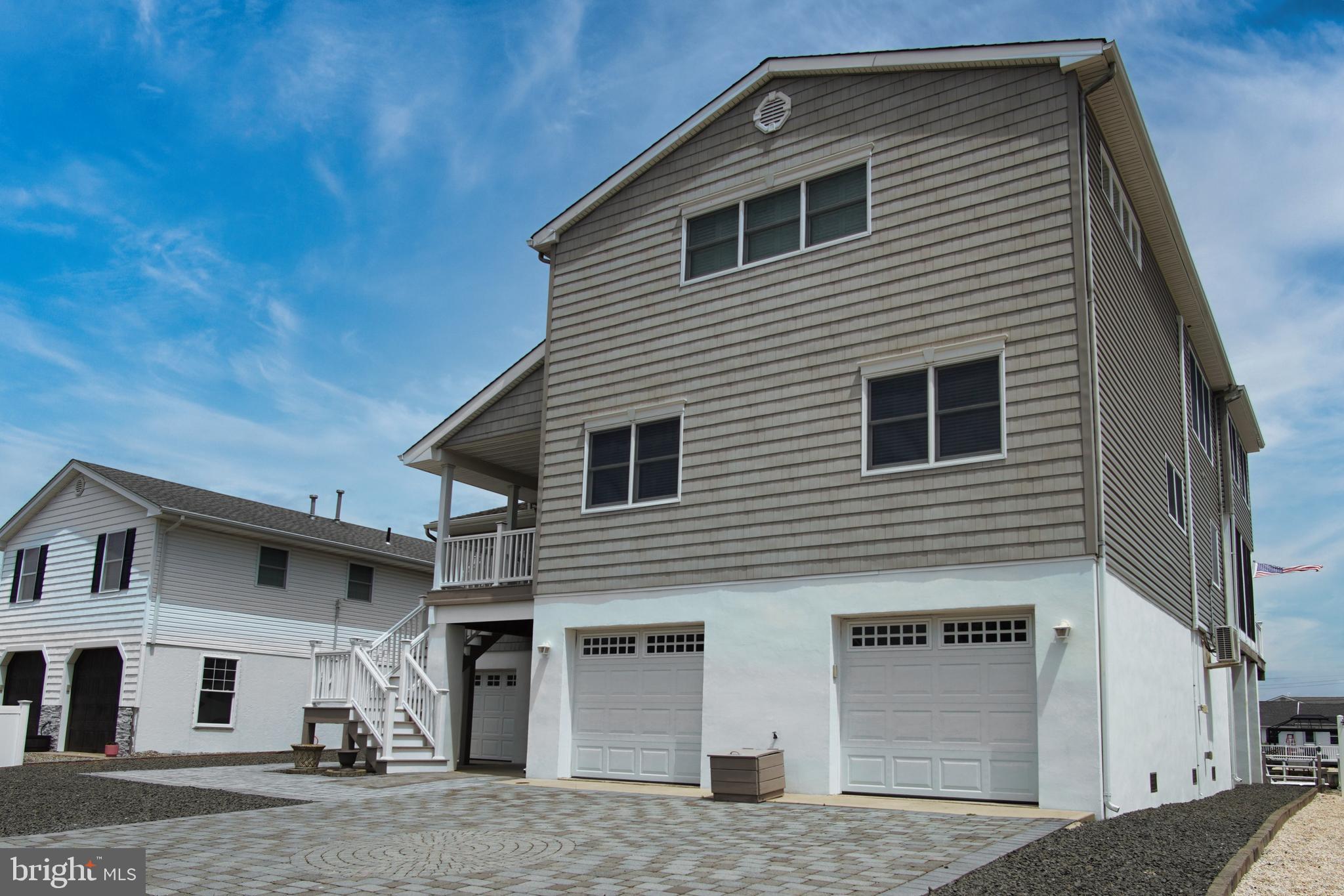 107 E Shrewsbury Dr
