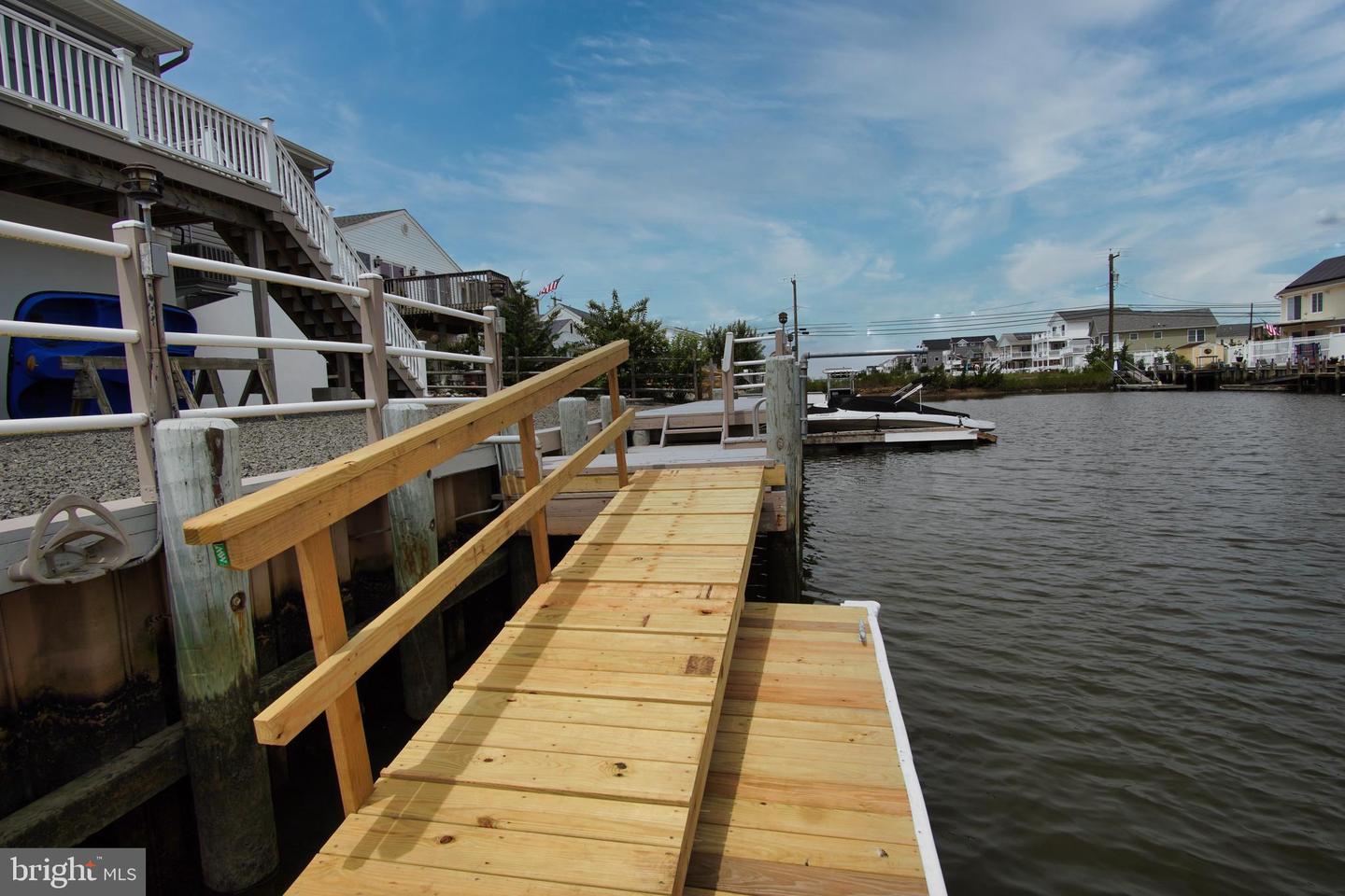107 E Shrewsbury Dr