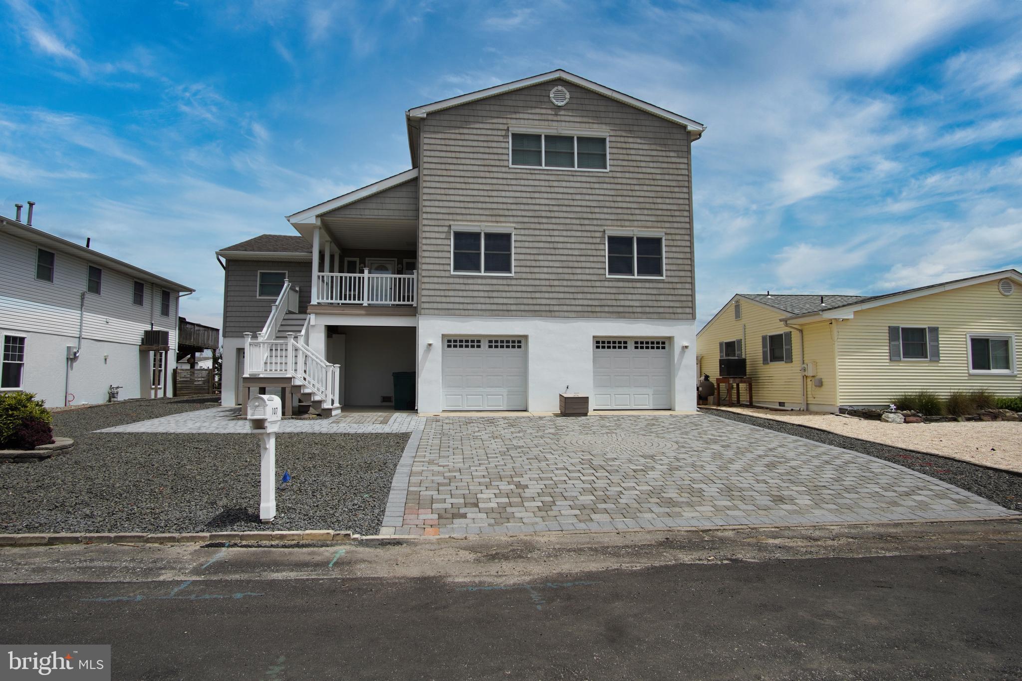 107 E Shrewsbury Dr