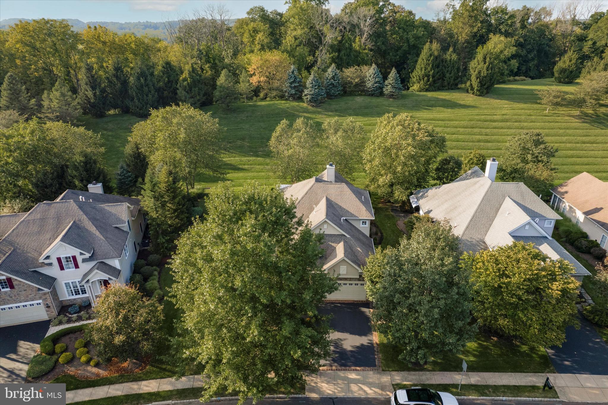 149 Silvertail Ln