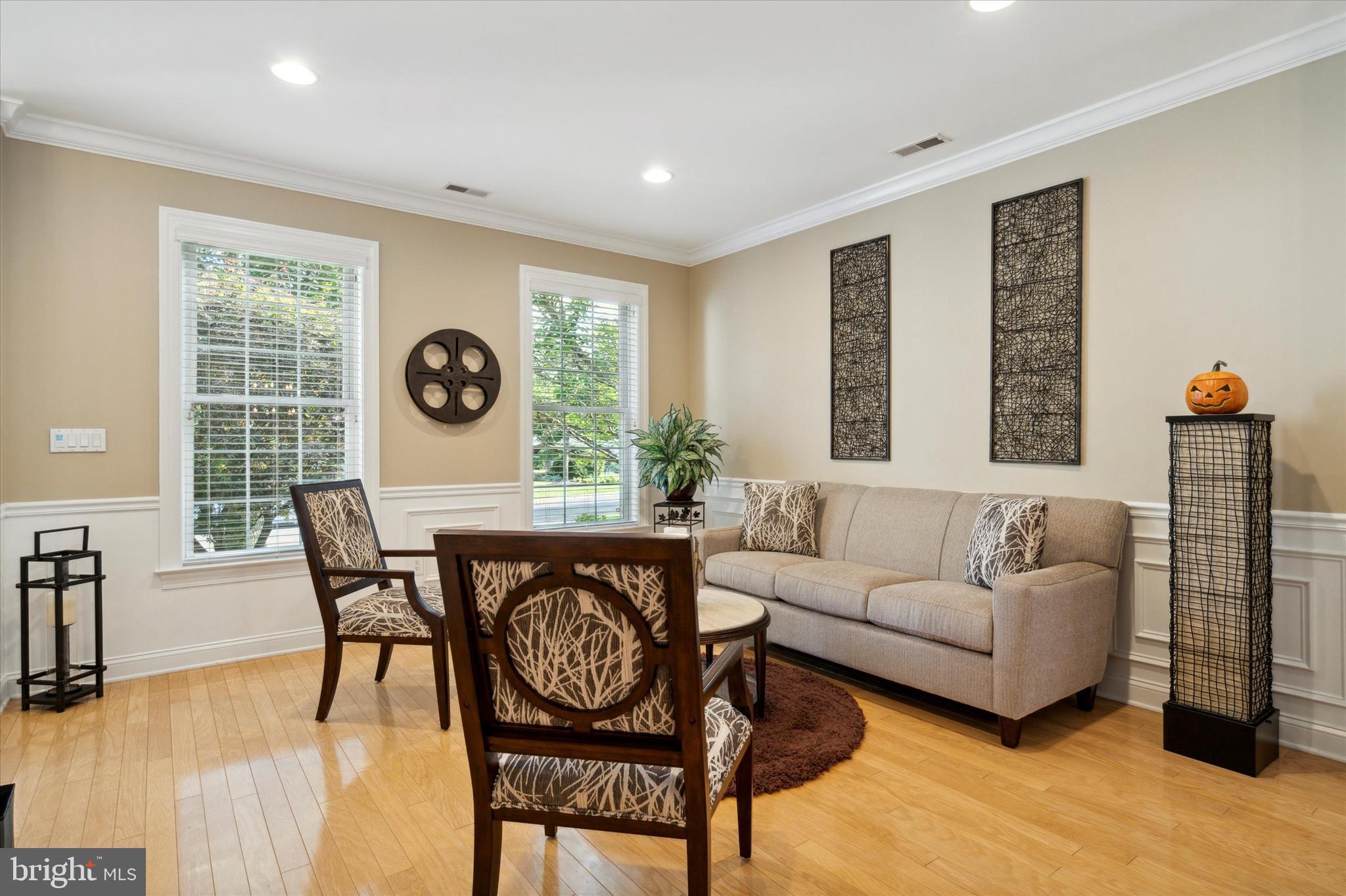 149 Silvertail Ln