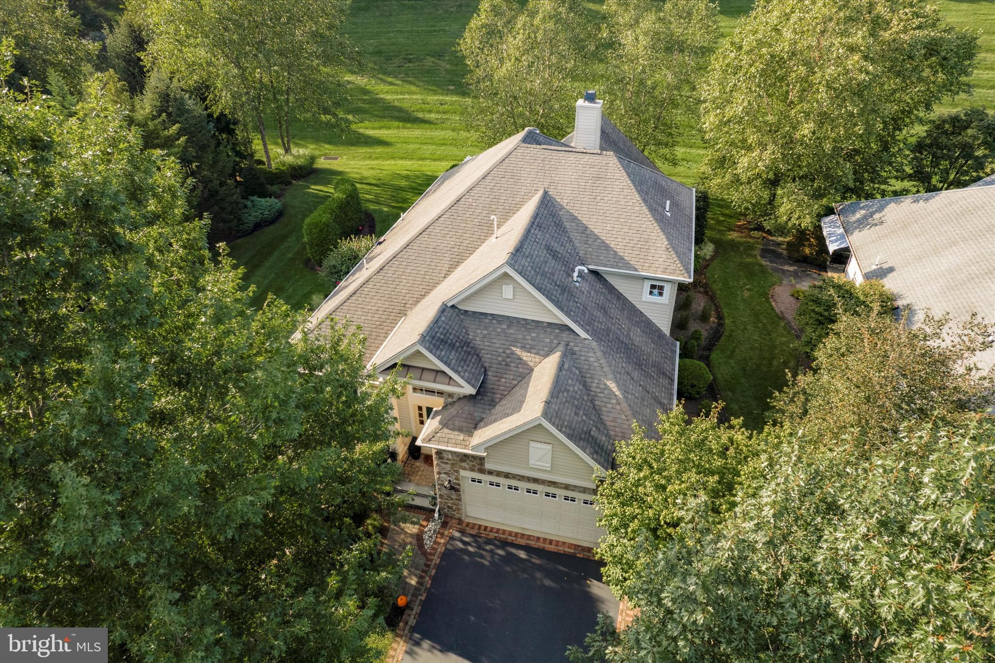 149 Silvertail Ln